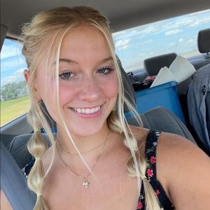 Meet your Posher, Lily